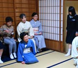 雪椿茶会・加茂校生もいます